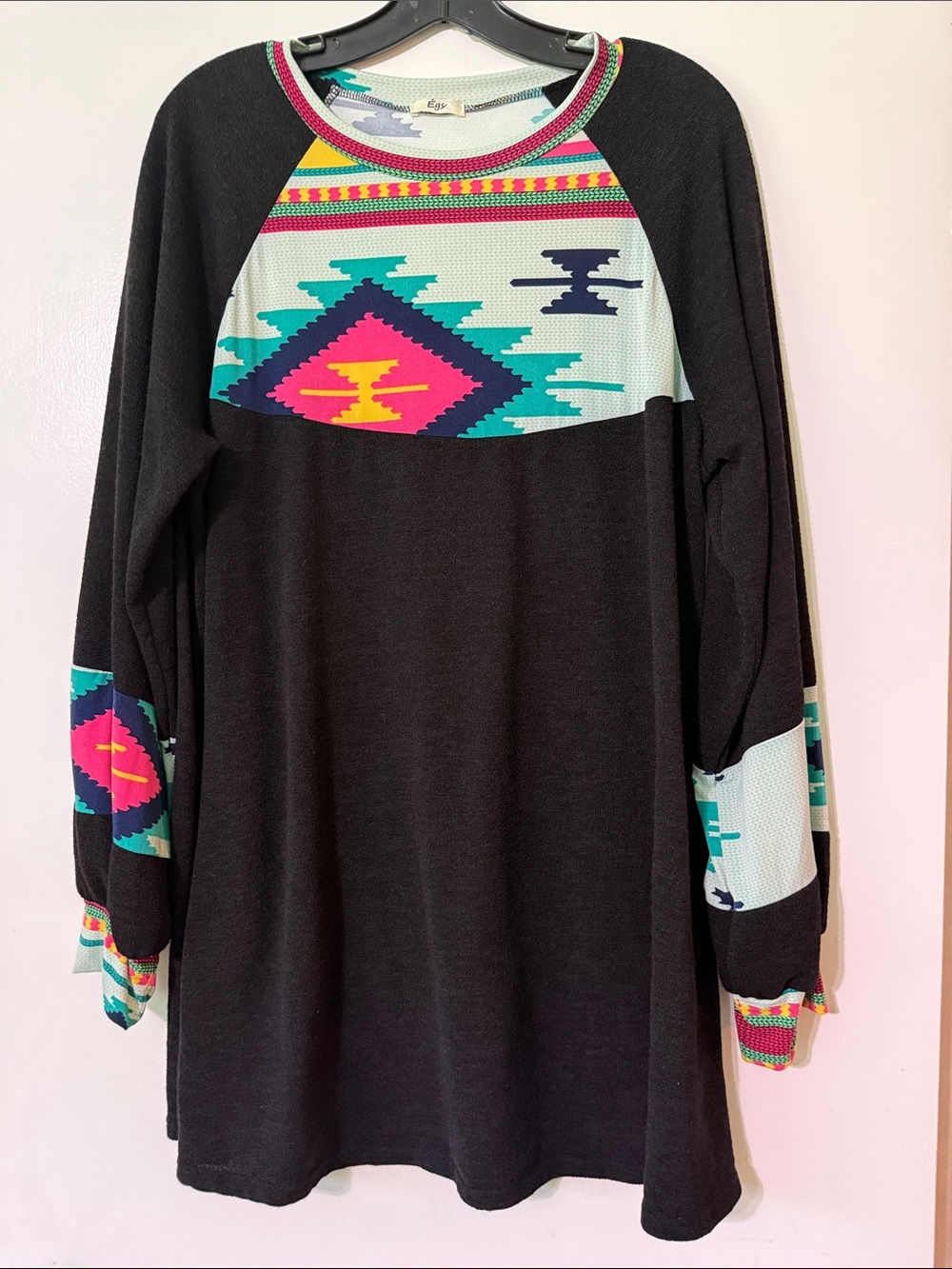 Black Aztec-Print Tunic Top - Ladies XXL